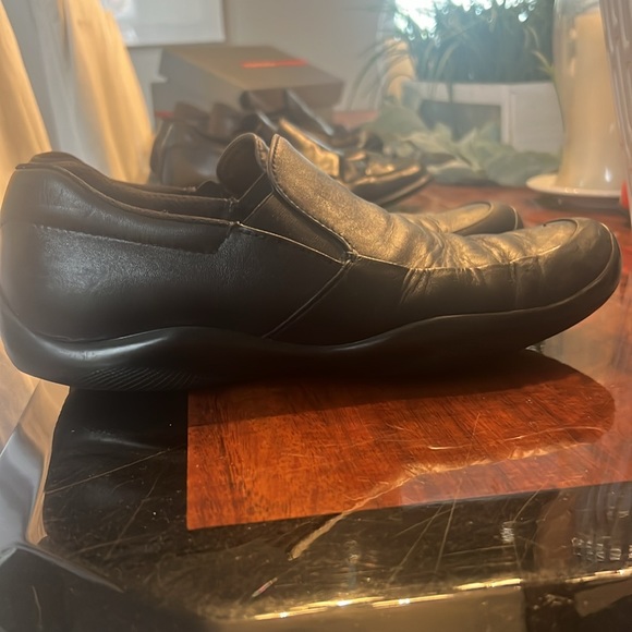Prada shoes - Picture 2 of 3